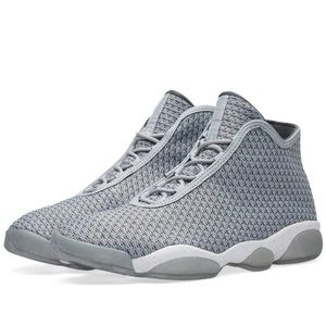Jordan Horizon Wolf Grey